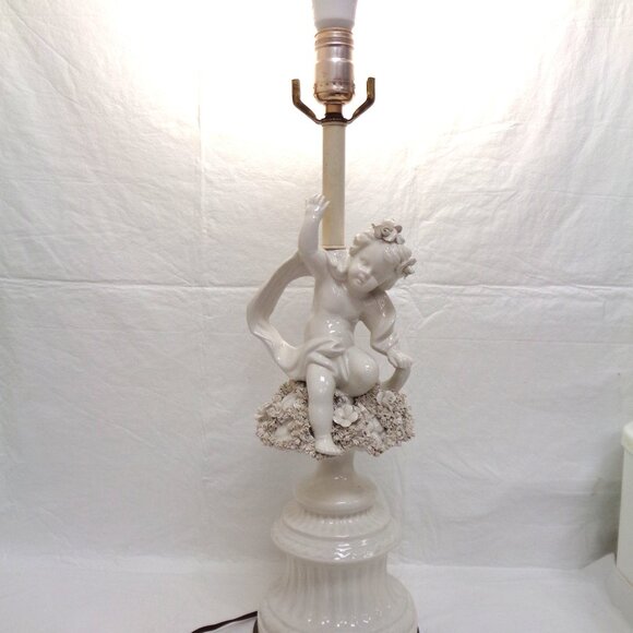 Neoclassical White Porcelain Cherub Lamp 1940's - Picture 2 of 16